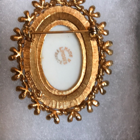Limoges vintage pin - Picture 2 of 3